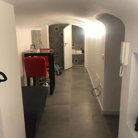 Il Rifugio Di Margo Apartment Bari Bagian luar foto